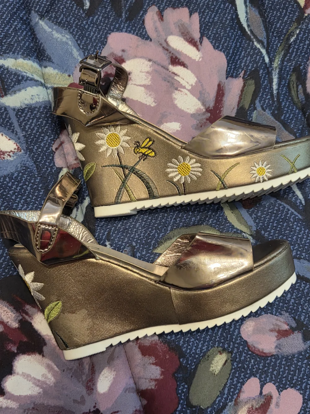 Metallic Silver Wedge Sandals with Embroidered Daisies